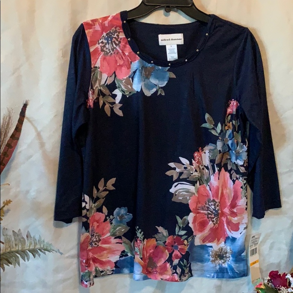 Ladies Alfred Dunner long sleeve shirt